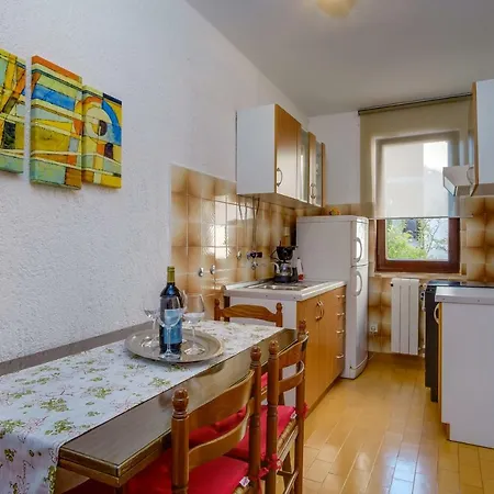 Apartman Maris *