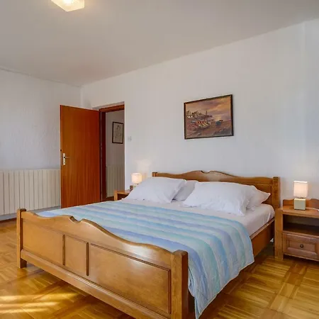Apartment Maris *