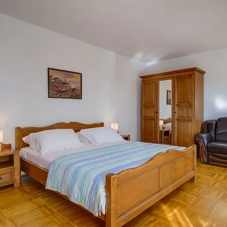 Maris Apartment