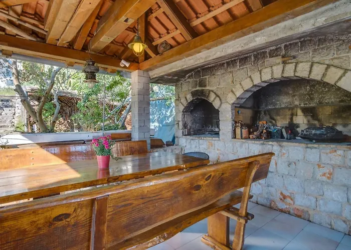 Maris مالي لوشينغْ