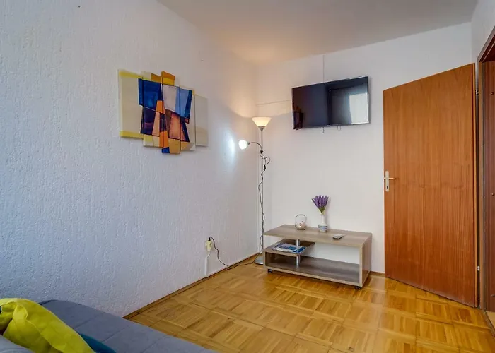 Maris مالي لوشينغْ