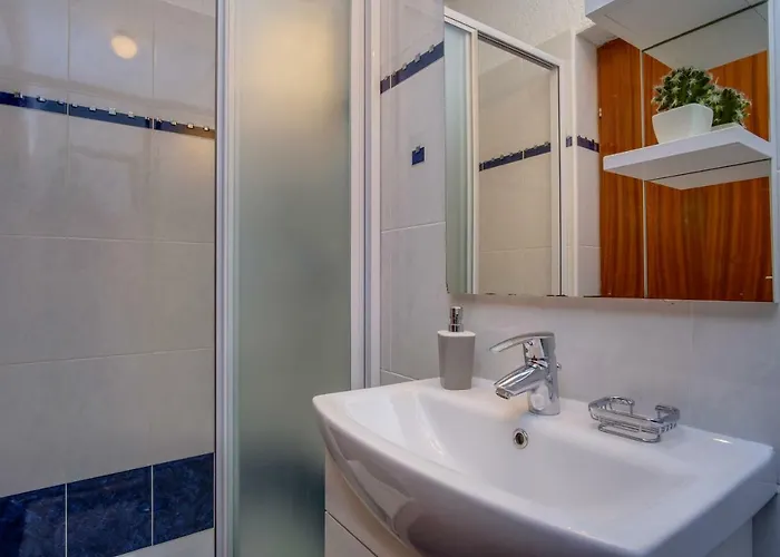 Maris * مالي لوشينغْ